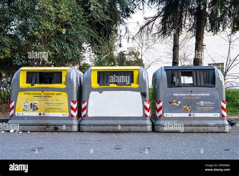 Raccolta Differenziata Rifiuti Immagini E Fotografie Stock Ad Alta