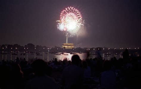 120+ Lincoln Memorial Fireworks Stock Photos, Pictures & Royalty-Free ...