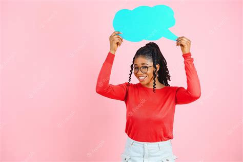 Premium Photo Amazing Offer Overjoyed Girl Holding Empty Speech