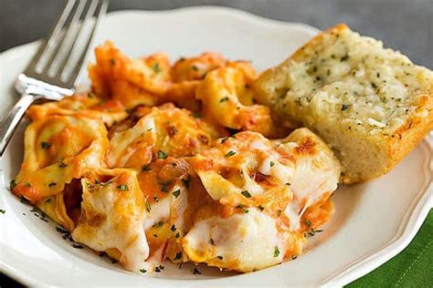 Cheesy Baked Tortellini Recipe