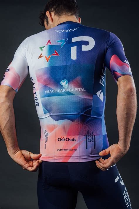 Israel Premier Tech présente son nouveau maillot pour 2023 3bikes