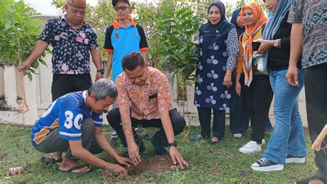 Sekretariat Deprov Gorontalo Edukasi Masyarakat Penghijauan Melalui