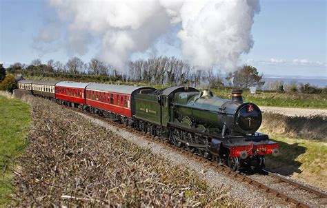 Visiting Gwr 4936 Kinlet Hall Gets Away From Doniford Halt On The