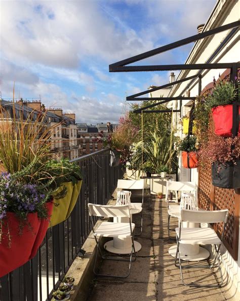 Une Magnifique Terrasse Parisienne Am Nag E Avec Des Bacsac Par