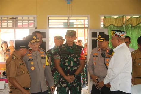 Kapolda Lampung Tinjau Pilkades Serentak Di Lampung Timur