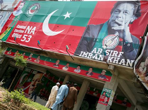 Pakistan Court Restores Jailed Ex Pm Imran Khans Party Election Symbol