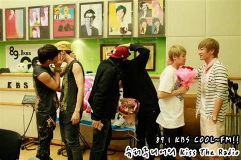 COREA SE ESTA VOLVIENDO GAY