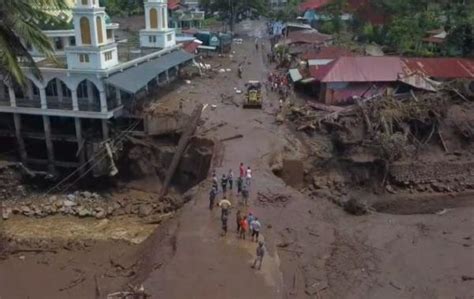 Banjir Bandang Di Sumatera Barat Korban Tewas Bertambah Jadi 34 Orang