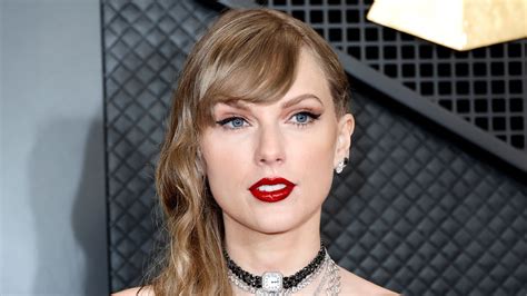 Taylor Swift Just Swapped Her Signature Red Lip For The Ultimate Party