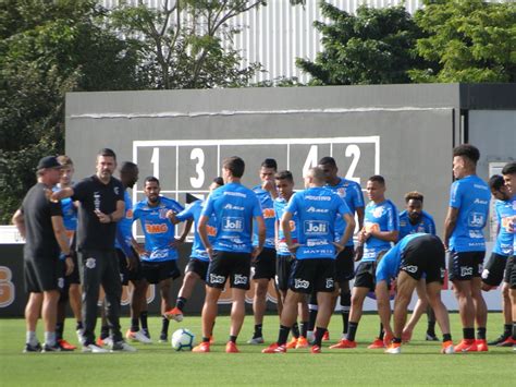 Corinthians segue desfalcado e Fábio Carille esboça time titular