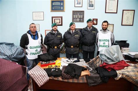 Guardia Di Finanza Di Venezia Sequestrati Mila Capi Di Abbigliamento