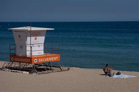 Catalunya Tanca L Estiu Amb 17 Morts A Les Platges I 7 En Piscines