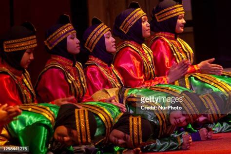 54 Saman Dance Culture Stock Photos, High-Res Pictures, and Images ...