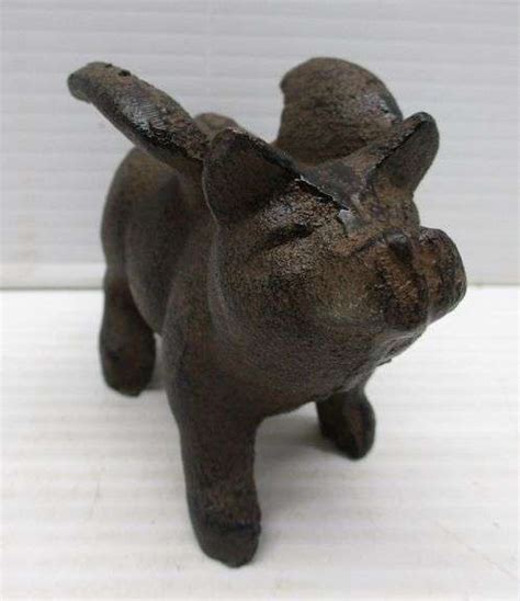 Cast iron flying pig modern casting 2 ½H Albrecht Auction Service