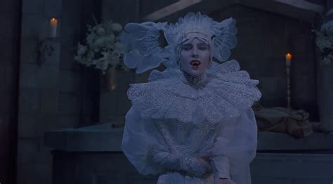 Horror Movies And Beer Sadie Frost As Lucy Westenra In Bram Stokers