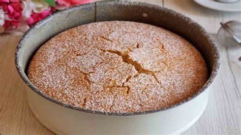 Gâteau au yaourt sans beurre simple délicieux et moelleux