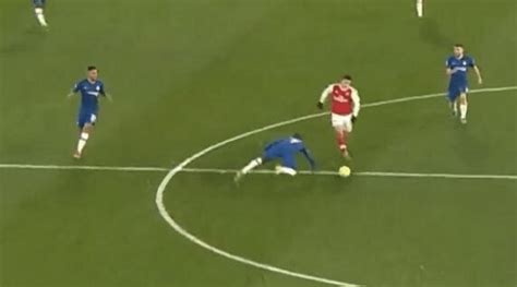 Gabriel Martinelli goal vs Chelsea: Arsenal teenager runs past a ...