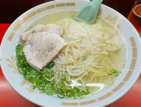 『ワンタン麺 850円』小洞天のレビュー ラーメンデータベース