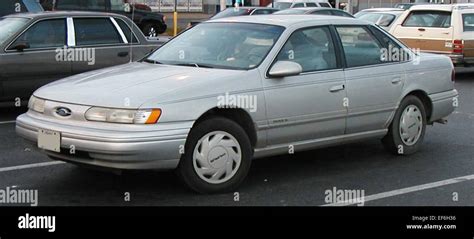 91 95 Ford Taurus Sedan Stock Photo Alamy