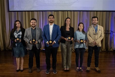 En Solemne Ceremonia Universidad De Valpara So Gradu A Mag Steres Y