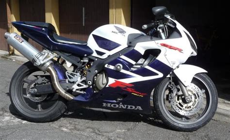 Cbr Fs Ou Gsxr K Motos Essais Achats Conseils Forum Auto