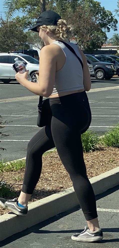 Thick Blonde Pawg College Teen Spandex Leggings And Yoga Pants Forum