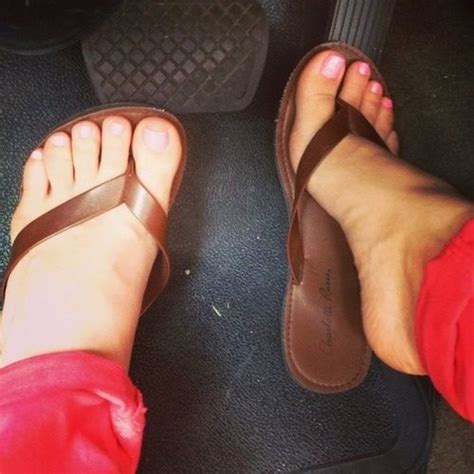 Flip Flop Sandals, Shoes Sandals, Heels, Pedal Pumping, Men Nail Polish, Pink Toes, Foot Toe ...