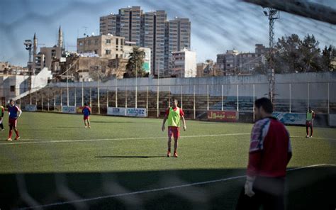 Images and Places, Pictures and Info: lebanon football team players