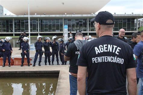 Pesquisa Avalia Qualidade De Vida De Servidores Penitenci Rios