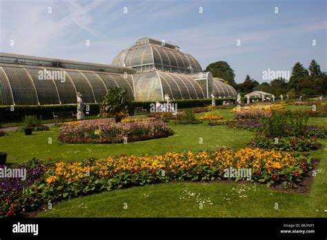 The Palm House Kew Gardens Hi Res Stock Photography And Images Alamy