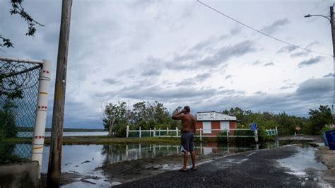 El Huracán Fiona Provoca Un Apagón General En Puerto Rico