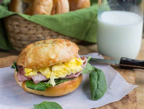 S Ndwich De Bagel Con Jam N Huevo Y Queso Cocina Facil