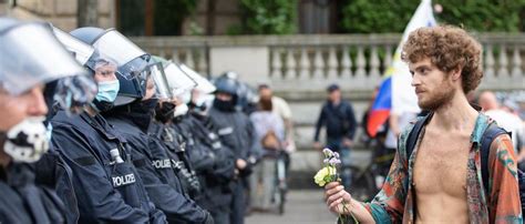 Corona Demonstration in Berlin Unerträglich bizarr aber auch legitim