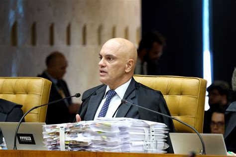 Moraes suspende norma do CFM que dificultava aborto em gestação