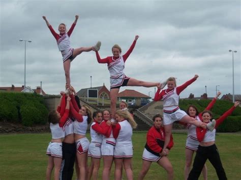 Cheer Stunts And Pyramids Modify For 8 Cheer Pinterest Cheer