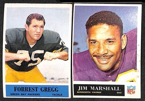 Lot Detail Approx Assorted Philadelphia Football Cards