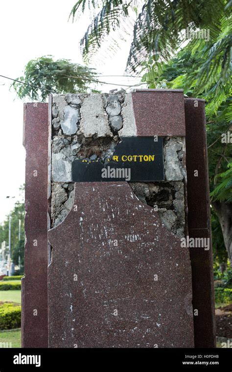 Tankbund Statues on Tank Bund Road in Hyderabad,India Stock Photo - Alamy