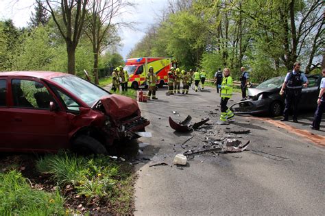 Zwei Schwerverletzte Bei Frontalzusammensto In Geilenkirchen