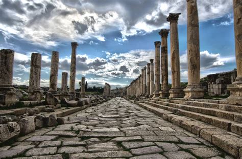 The Roads To Rome A Cultural History From Ancient Times To The Present