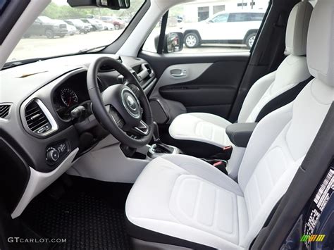 2022 Jeep Renegade Latitude 4x4 Interior Color Photos | GTCarLot.com