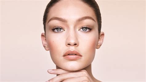 This Is Why Gigi Hadids Nude Lipstick Always Looks Perfect