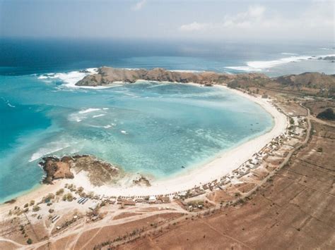 16 Amazing Beaches Near Kuta Lombok & The South Coast