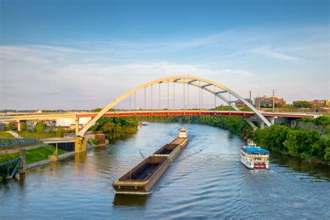 Cumberland River Bridge stock image. Image of rock, gold - 1523493