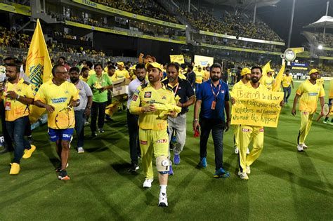 Ipl 2023 Dhoni Csk Thank Chennai Fans With Special Lap Of Honour Ipl 2023 Dhoni Csk Thank