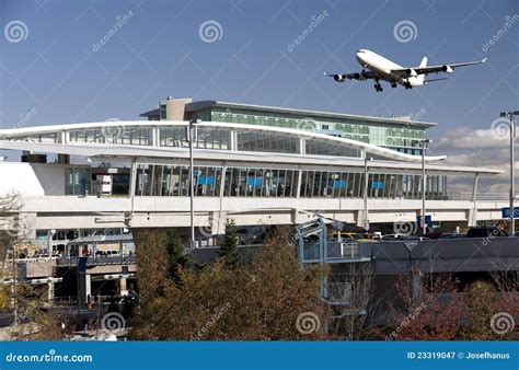 Airbus a 340 l stock image. Image of aircraft, modern - 23319047