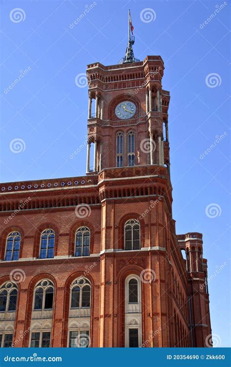 Rotes Rathaus/Red City Hall Stock Photo - Image of sightseeing, hall ... 
