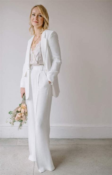 Bride Suit | Terno feminino para casamento, Casamentos informais, Terno ...