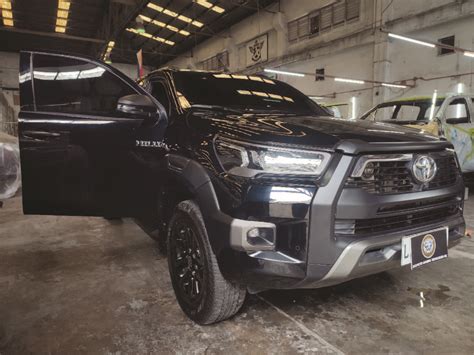 2022 Toyota Hilux Conquest (Black) | Star Motor Armoring Technologies Inc.