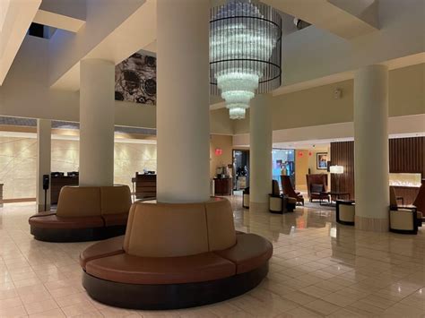 Review: Marriott Newark Airport - Live and Let's Fly