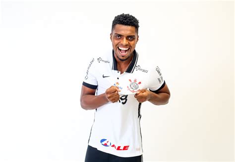 Corinthians anuncia a contratação do zagueiro Jemerson corinthians ge